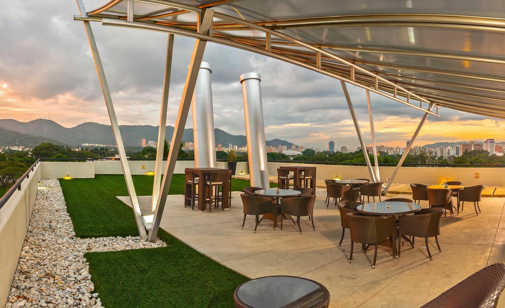Guaparo Suites Valencia Exterior photo